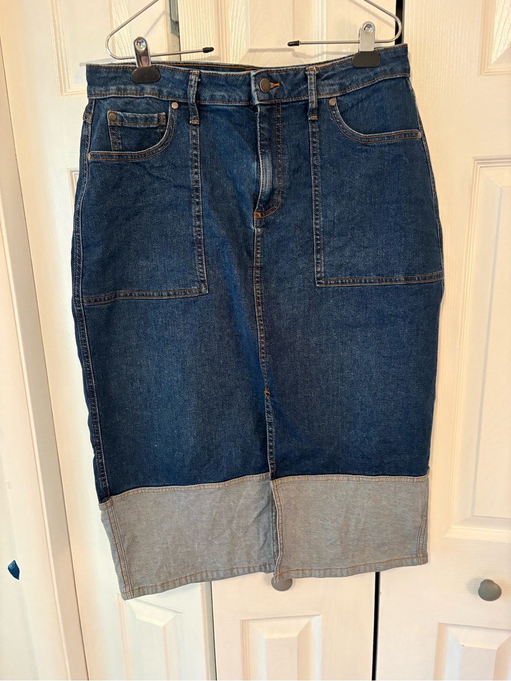 Simply Vera Vera Wang Two-Tone Denim
Midi Skirt, women’s large